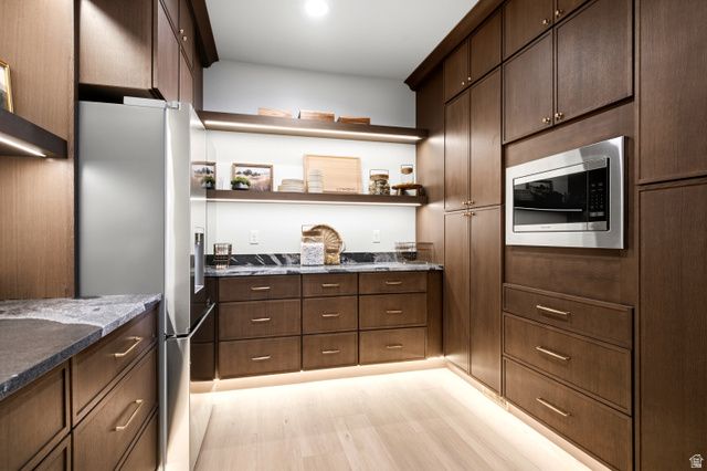 1056 N WIZARD HTS, Kaysville, UT 84037
