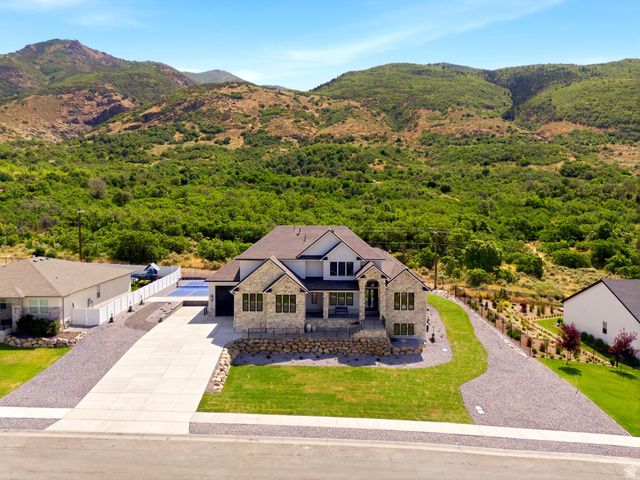 1056 N WIZARD HTS, Kaysville, UT 84037