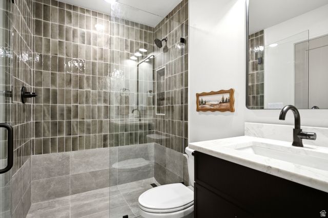 1056 N WIZARD HTS, Kaysville, UT 84037