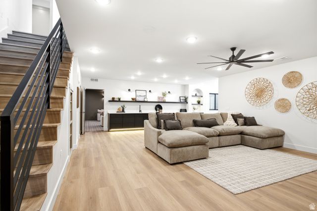 1056 N WIZARD HTS, Kaysville, UT 84037