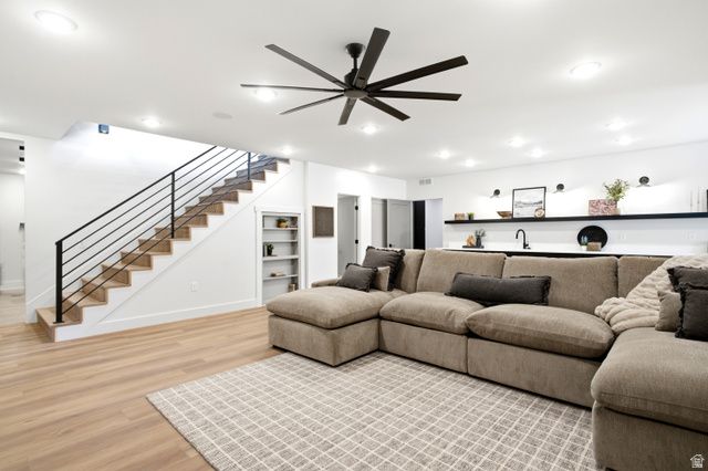 1056 N WIZARD HTS, Kaysville, UT 84037