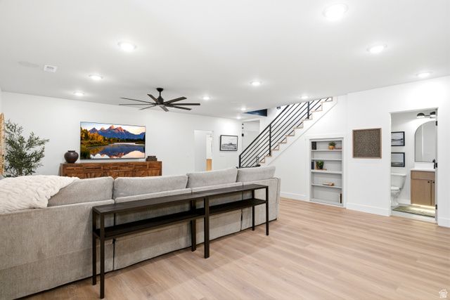 1056 N WIZARD HTS, Kaysville, UT 84037