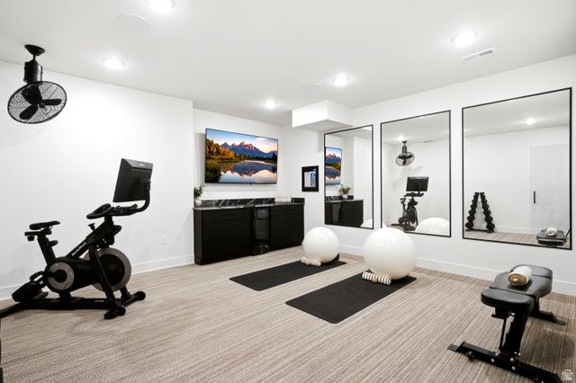 1056 N WIZARD HTS, Kaysville, UT 84037