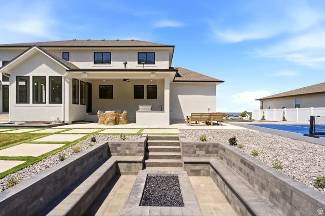 1056 N WIZARD HTS, Kaysville, UT 84037