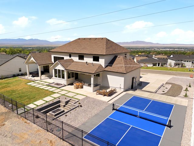 1056 N WIZARD HTS, Kaysville, UT 84037