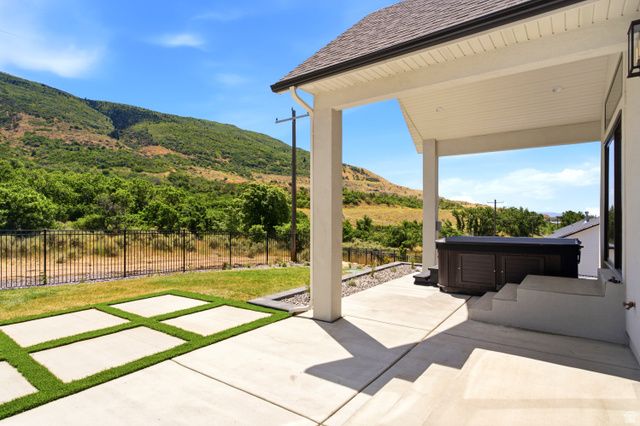 1056 N WIZARD HTS, Kaysville, UT 84037