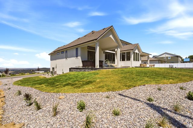 1056 N WIZARD HTS, Kaysville, UT 84037
