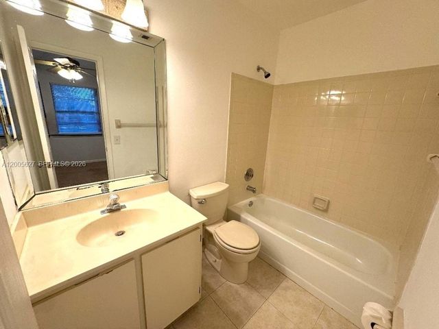 9120 NW 40th St 18, Coral Springs, FL 33065