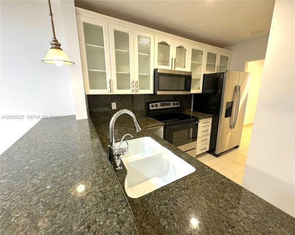 9120 NW 40th St 18, Coral Springs, FL 33065