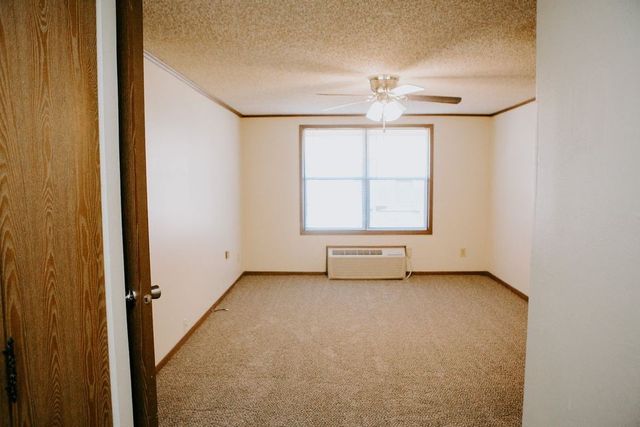 2421 Madison St Apt 52, Clarksville, TN 37043