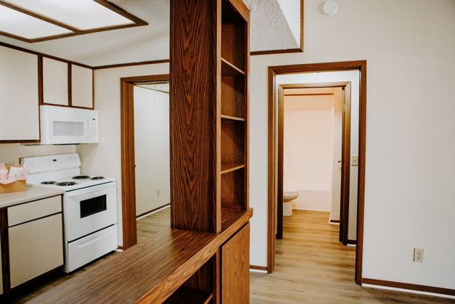 2421 Madison St Apt 52, Clarksville, TN 37043