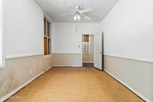 401 Pecan Lane, Lake Waccamaw, NC 28450