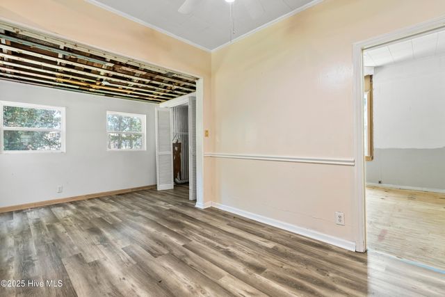 401 Pecan Lane, Lake Waccamaw, NC 28450