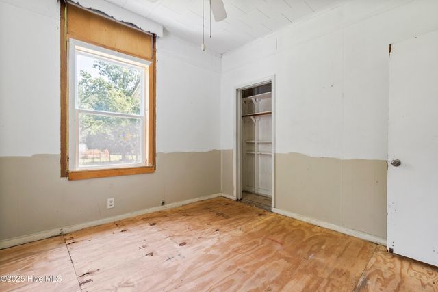 401 Pecan Lane, Lake Waccamaw, NC 28450