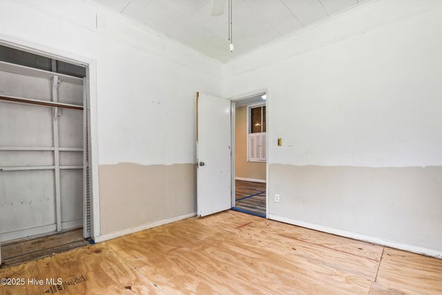 401 Pecan Lane, Lake Waccamaw, NC 28450