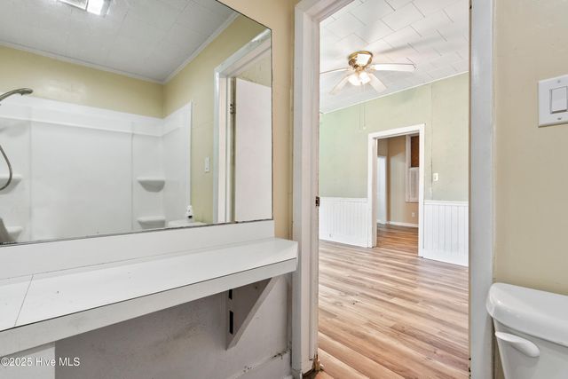 401 Pecan Lane, Lake Waccamaw, NC 28450