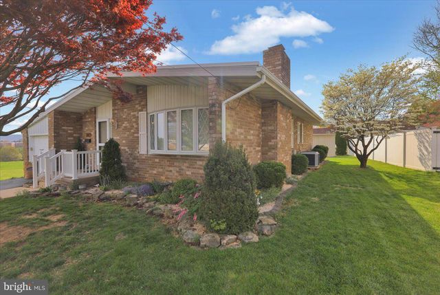 112 BROWN ST, Reading, PA 19606