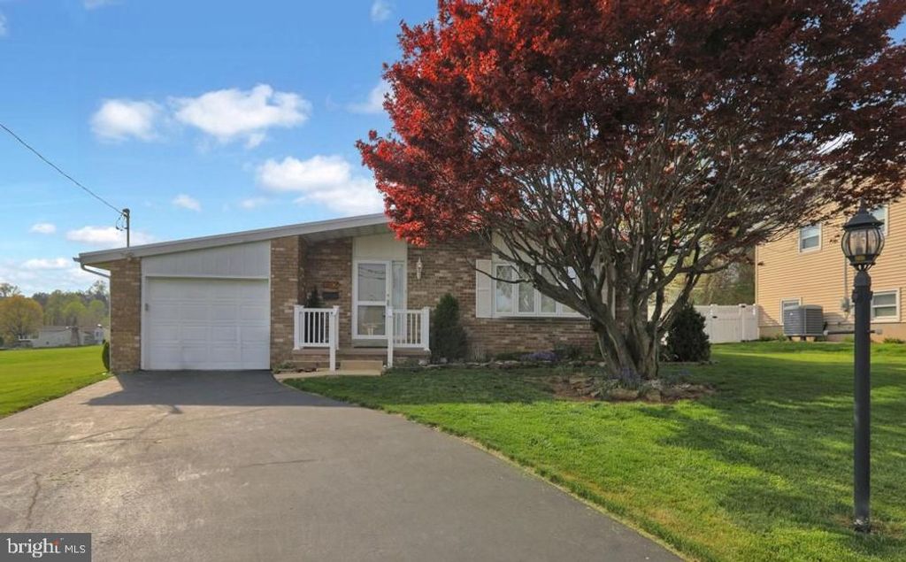 112 BROWN ST, Reading, PA 19606