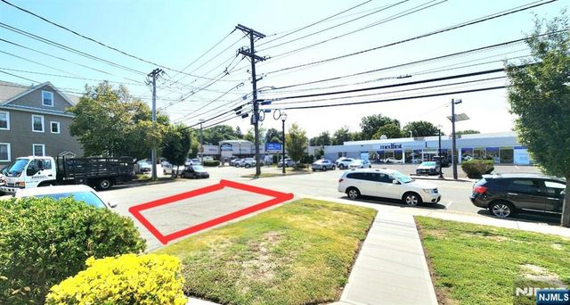 409 Market 2, Elmwood Park, NJ 07407