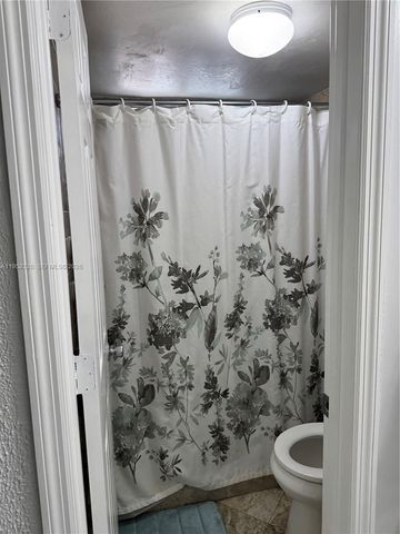 1480 W 46th St 203, Hialeah, FL 33012