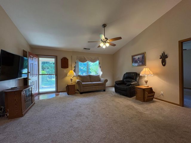 4560 Whittington Drive, Groveport, OH 43125