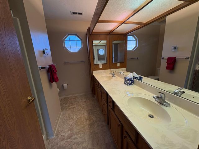 4560 Whittington Drive, Groveport, OH 43125