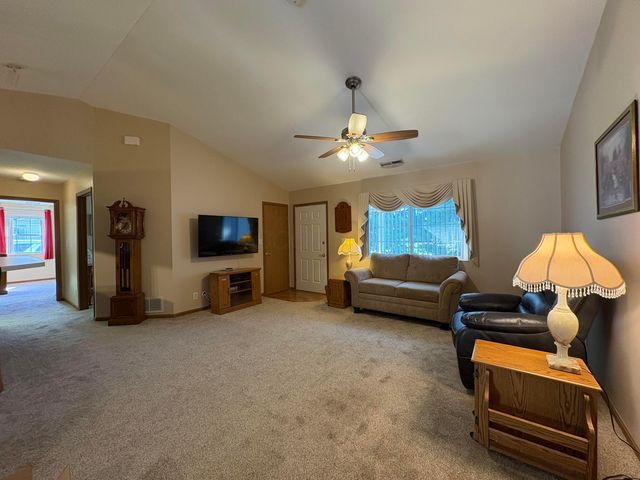 4560 Whittington Drive, Groveport, OH 43125