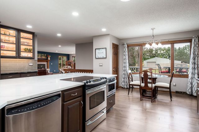 2412 SQUAW PRAIRIE Road, Belvidere, IL 61008