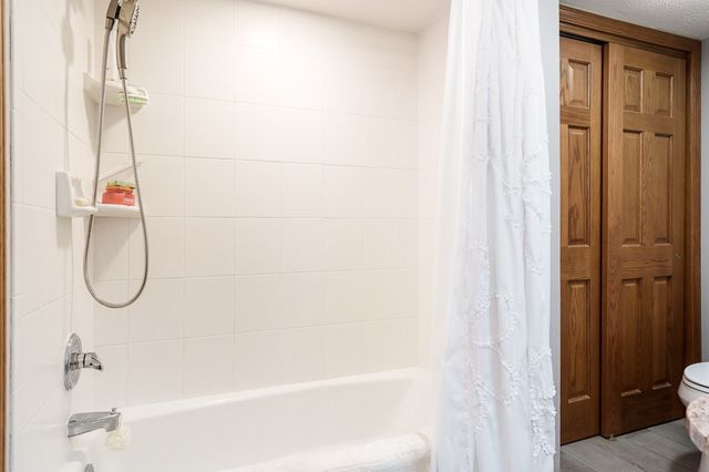 2412 SQUAW PRAIRIE Road, Belvidere, IL 61008