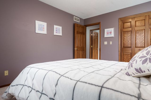 2412 SQUAW PRAIRIE Road, Belvidere, IL 61008