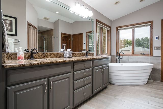 2412 SQUAW PRAIRIE Road, Belvidere, IL 61008