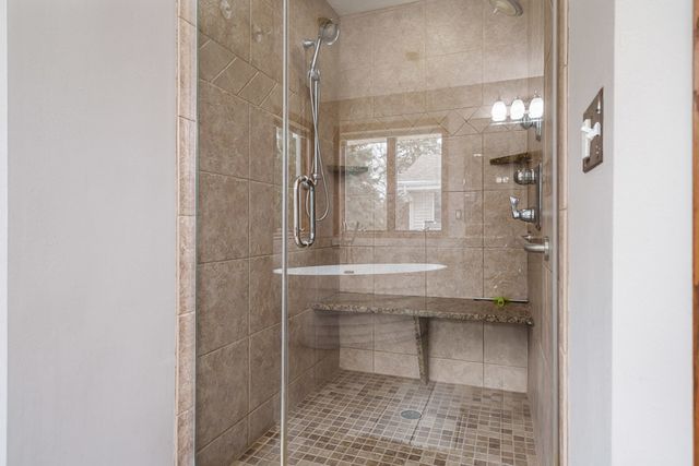 2412 SQUAW PRAIRIE Road, Belvidere, IL 61008