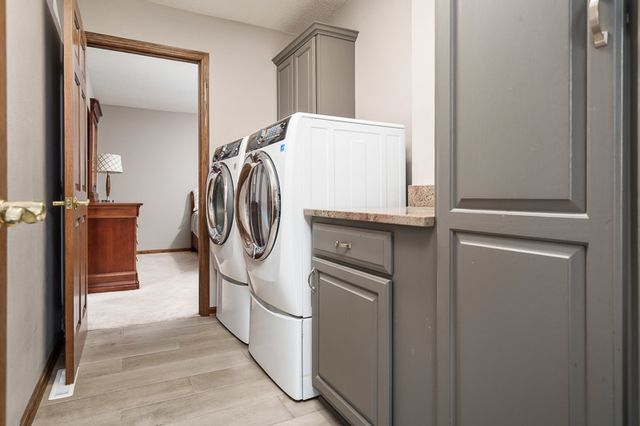 2412 SQUAW PRAIRIE Road, Belvidere, IL 61008