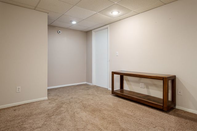 2412 SQUAW PRAIRIE Road, Belvidere, IL 61008