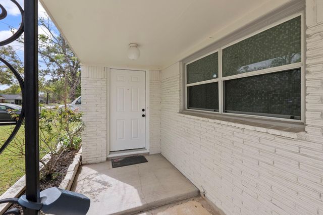 2131 Counter Point Drive, Houston, TX 77055