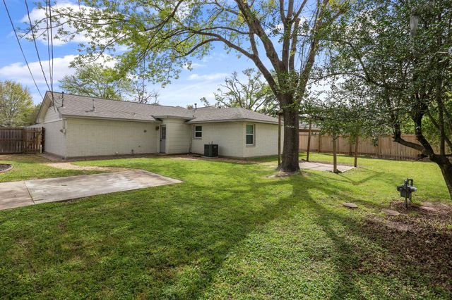 2131 Counter Point Drive, Houston, TX 77055