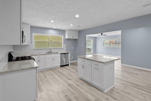 2131 Counter Point Drive, Houston, TX 77055