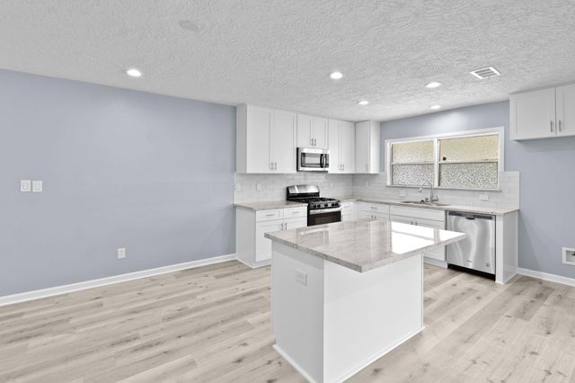 2131 Counter Point Drive, Houston, TX 77055