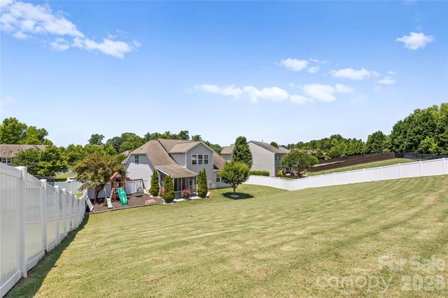 159 E Warfield Drive, Mooresville, NC 28115