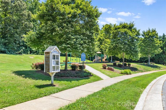 159 E Warfield Drive, Mooresville, NC 28115