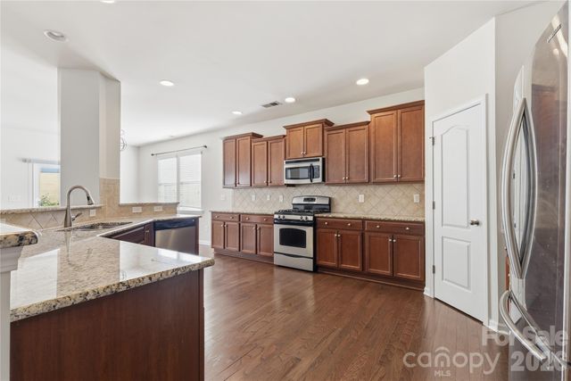 159 E Warfield Drive, Mooresville, NC 28115