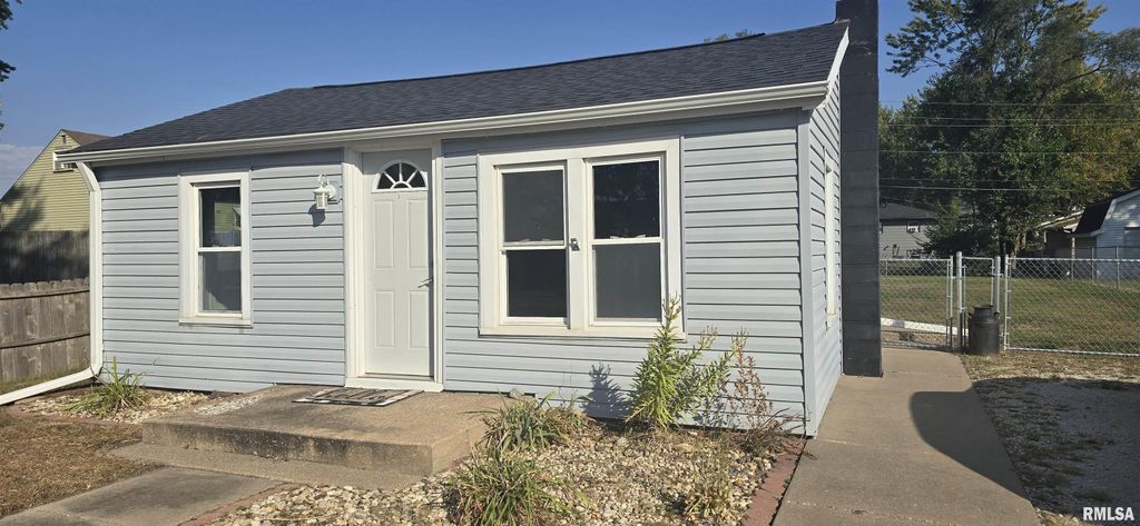 1006 8TH Street, Colona, IL 61241