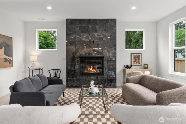 22012 SE 276th Place, Maple Valley, WA 98038