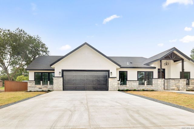 8220 Alton Blvd, Selma, TX 78154