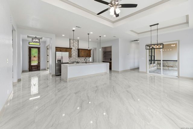 8220 Alton Blvd, Selma, TX 78154
