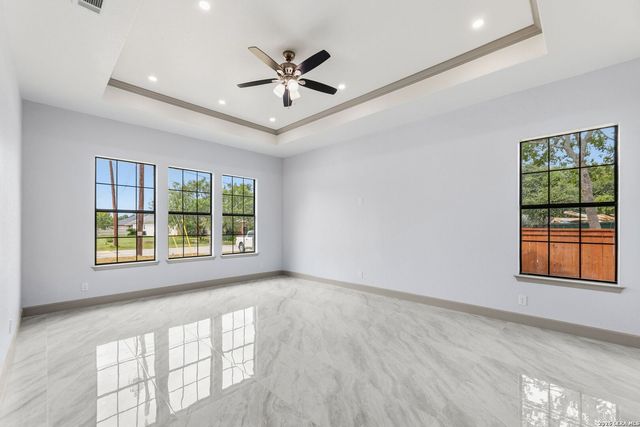 8220 Alton Blvd, Selma, TX 78154