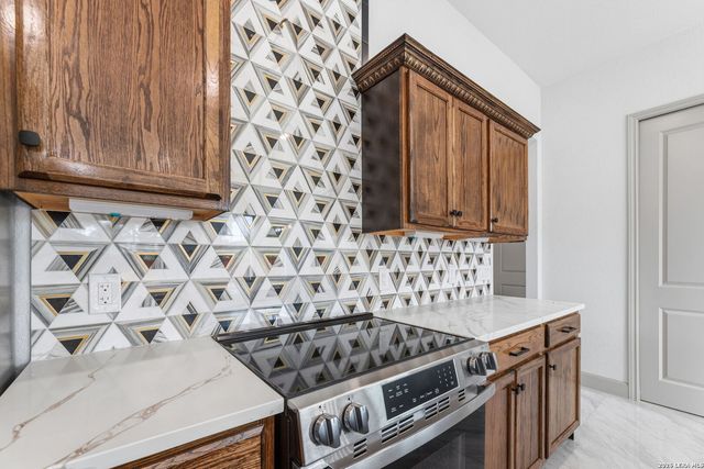 8220 Alton Blvd, Selma, TX 78154