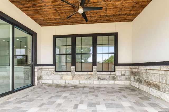 8220 Alton Blvd, Selma, TX 78154