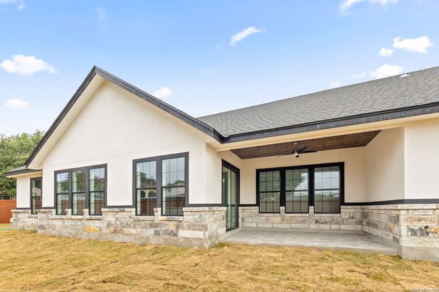 8220 Alton Blvd, Selma, TX 78154