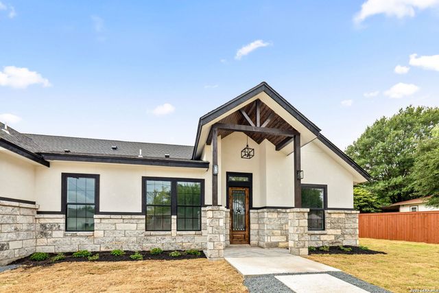 8220 Alton Blvd, Selma, TX 78154